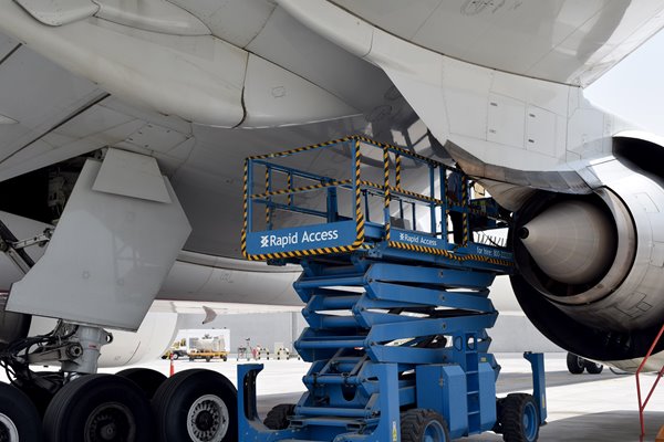 Aircraft-maintenance-using-scissor-lift-(1).jpg